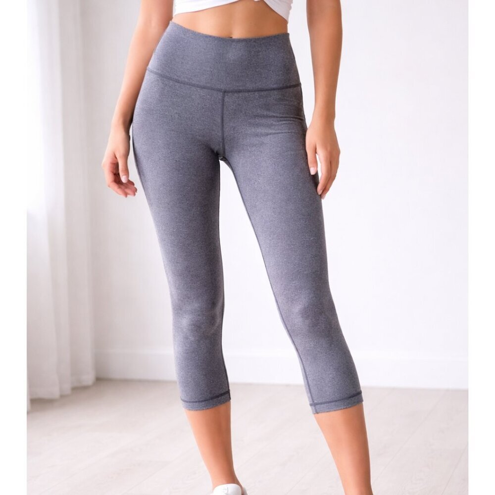Lululemon Womens Grey Crop 19" Leggings Size 4 High Rise Workout Yoga Athletic